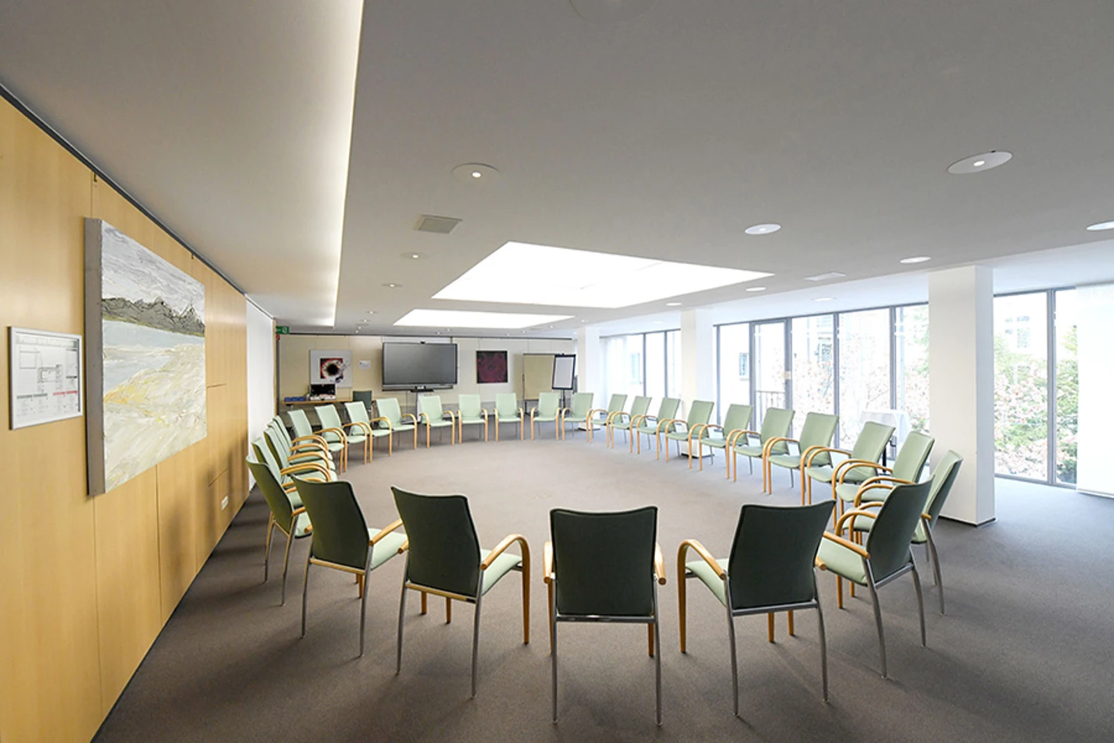 Stuhlkreis im Konferenzraum - Tagungszentrum München