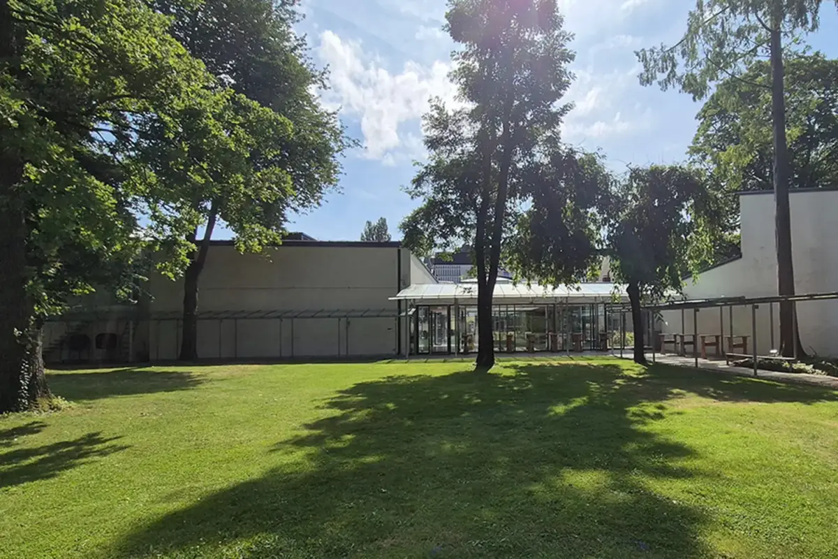Der Park des Tagungszentrums München