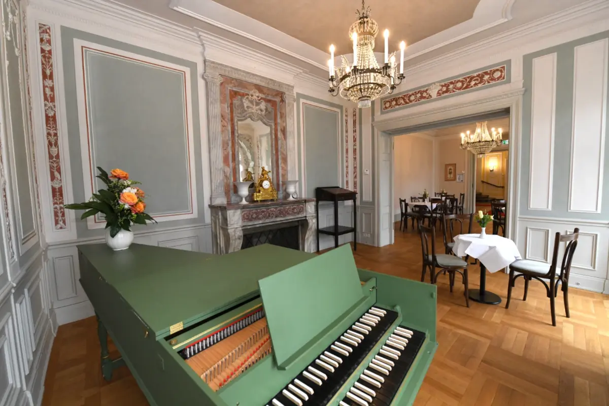 Grüner Salon im Schloss Suresnes - Tagungszentrum München